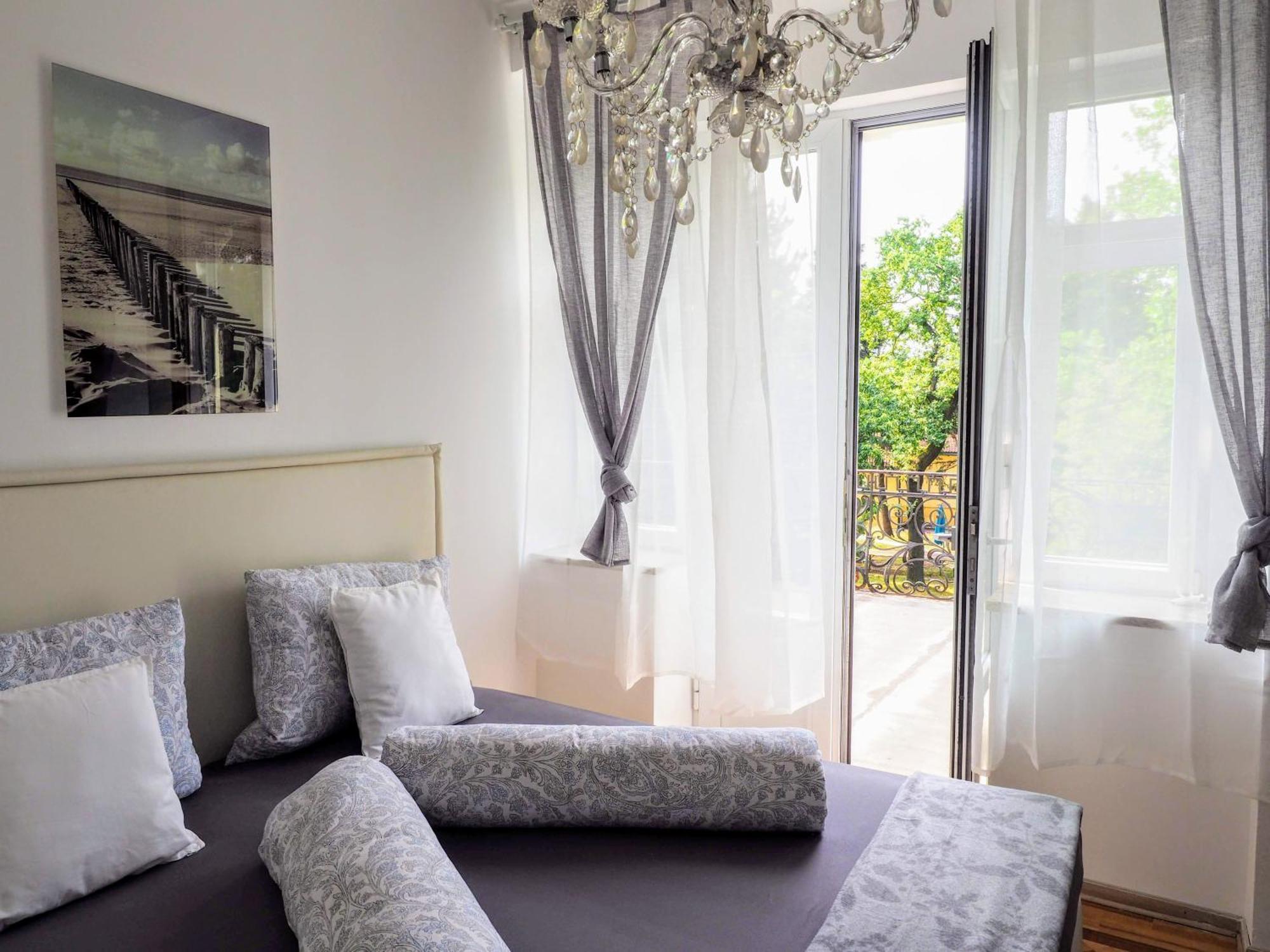 Schoenbrunn Palace Free Parking And 24h Check-in Apartment