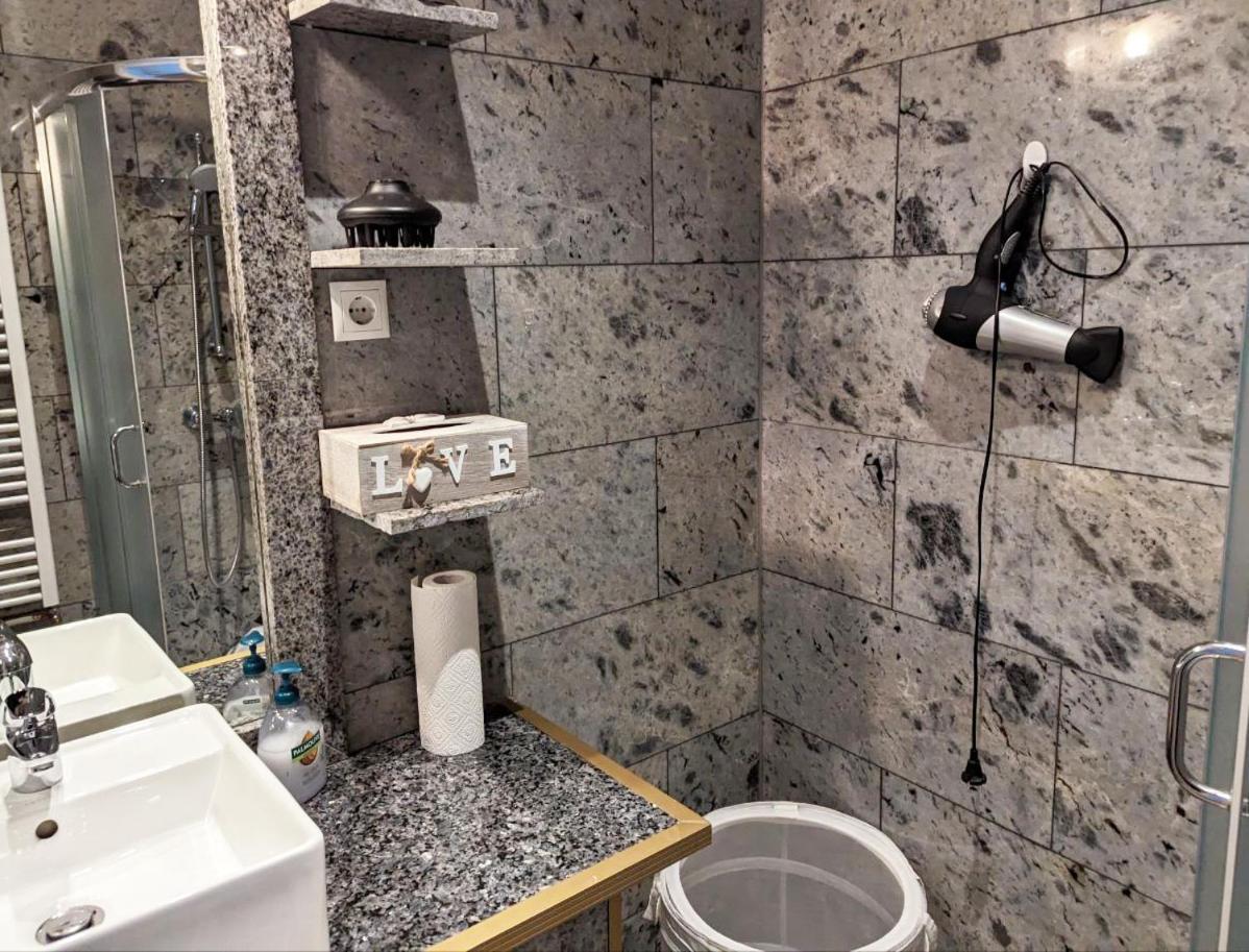 Schoenbrunn Palace Free Parking And 24h Check-in Apartment *