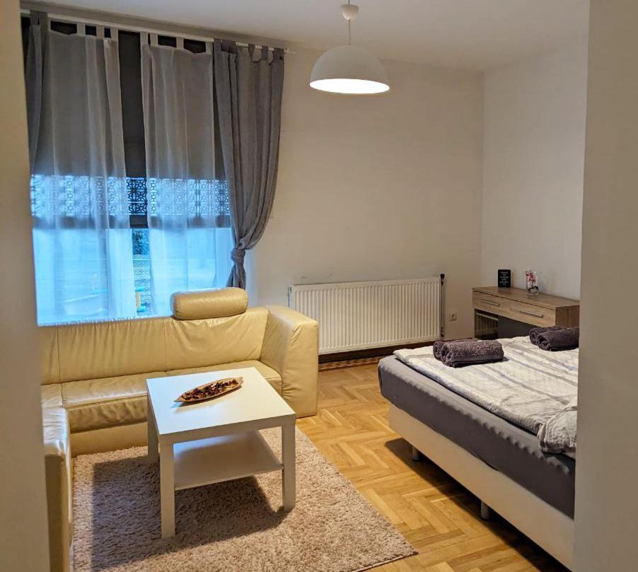 Schoenbrunn Palace Free Parking And 24h Check-in Wien